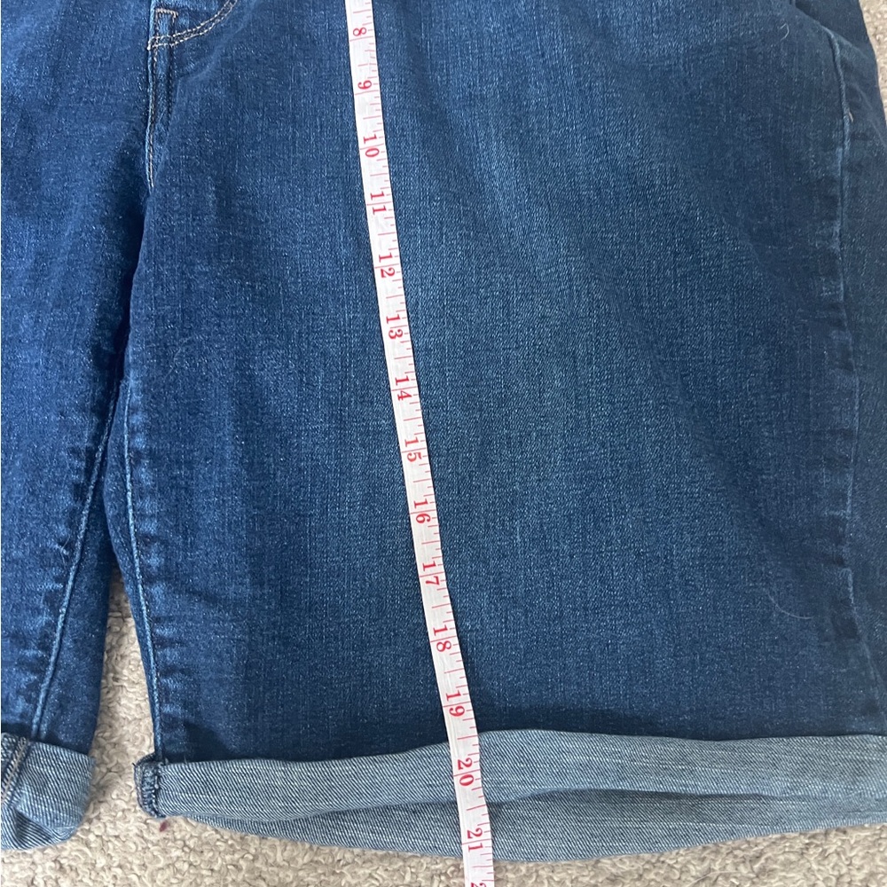 Levi’s Women’s Basic Indigo Denim Cuffed Shorts, … - image 4